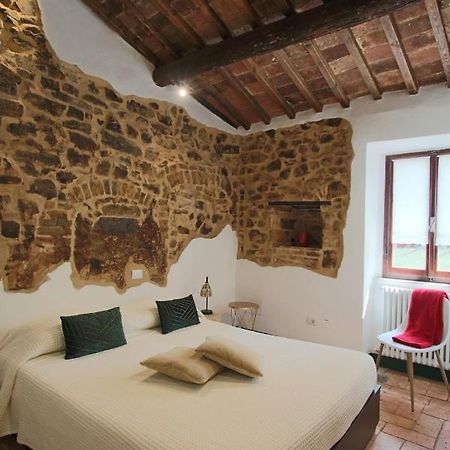 Casa Costa Delle Caserme Montalcino Bagian luar foto